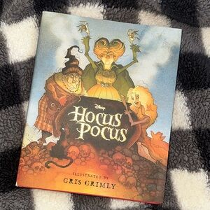 Disney Press Hocus Pocus Illustrated Novelization Coffee Table Book Story